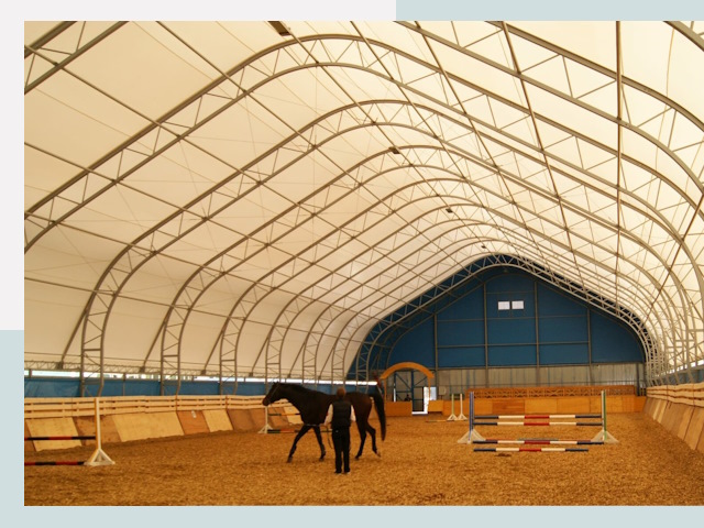 Строительство конных манежей в Людинове